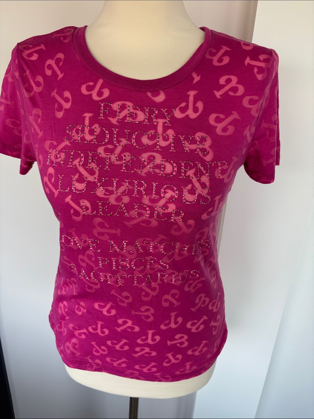 Express Aries Tee - Picture 6 of 7